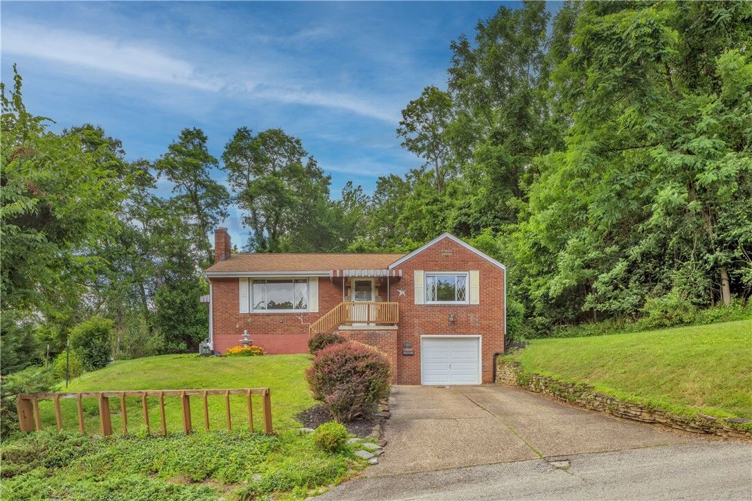 Property Photo:  421 Orchard Dr  PA 15236 