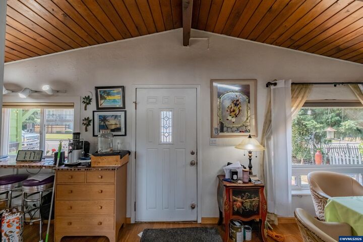 Property Photo: 1165 Harris Av SE OR 97302