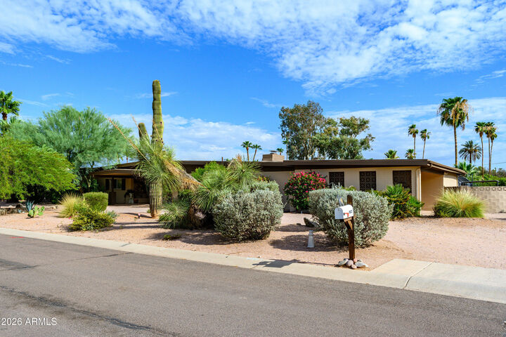 Property Photo: 8622 E Cactus Wren Road AZ 85250