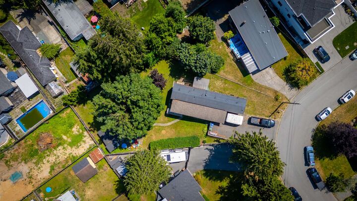 Property Photo: 31536 Monarch Court BC V2T 6M5