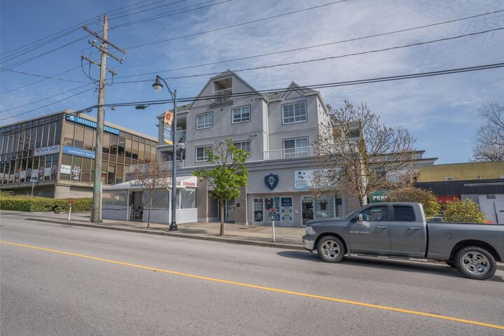 723 Twelfth Street 205 — photo 1