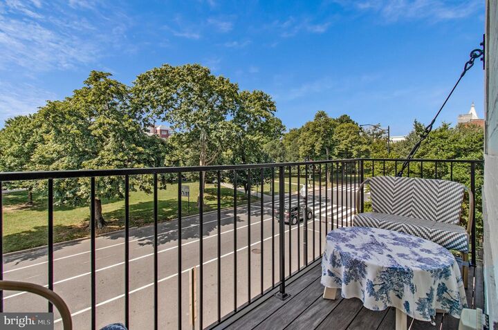Property Photo: 504 C Street NE 4 DC 20002