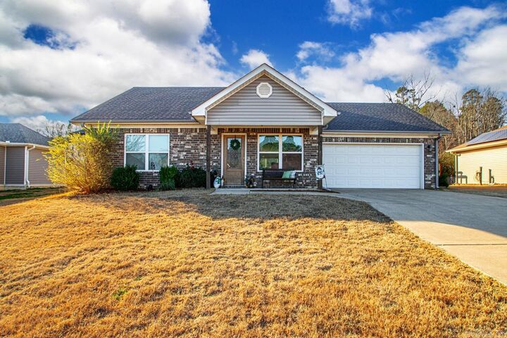 Property Photo:  1025 Heritage Way  AR 72019 