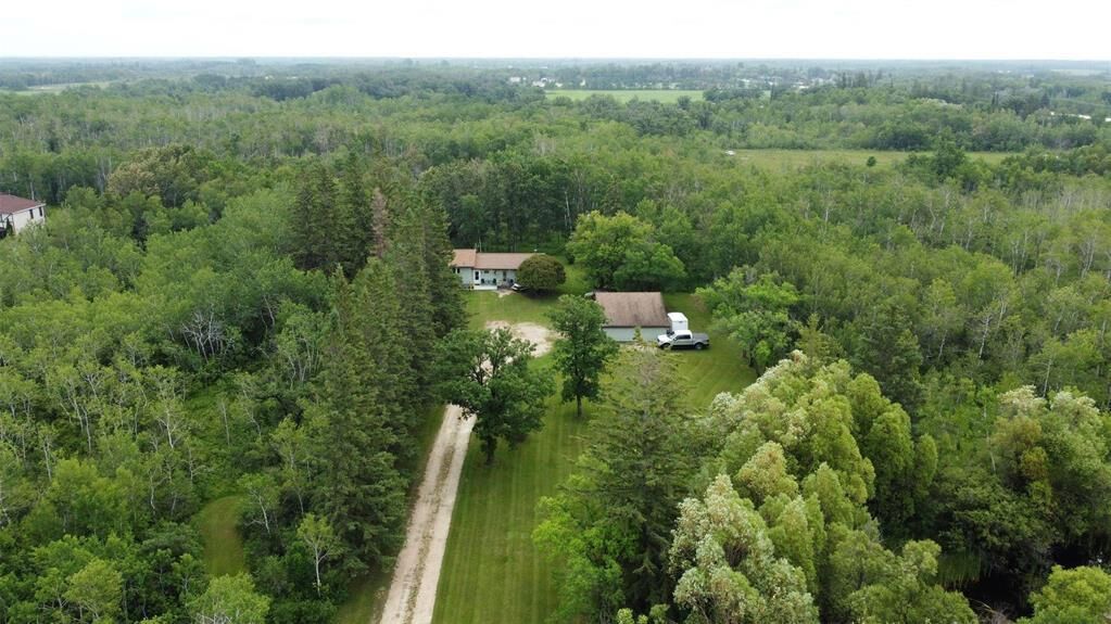 Property Photo: 60029 Stoneridge Rd 35E Road MB R5L 0J1