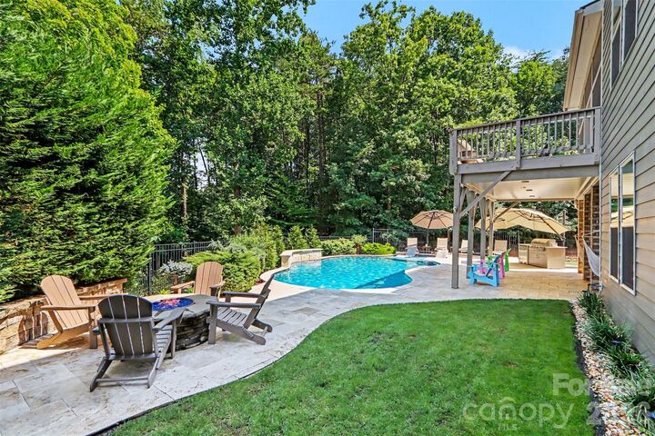 Property Photo: 122 Campanile Drive NC 28117