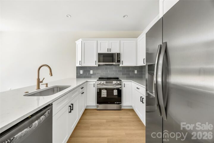 Property Photo: 1940 Purser Drive NC 28215