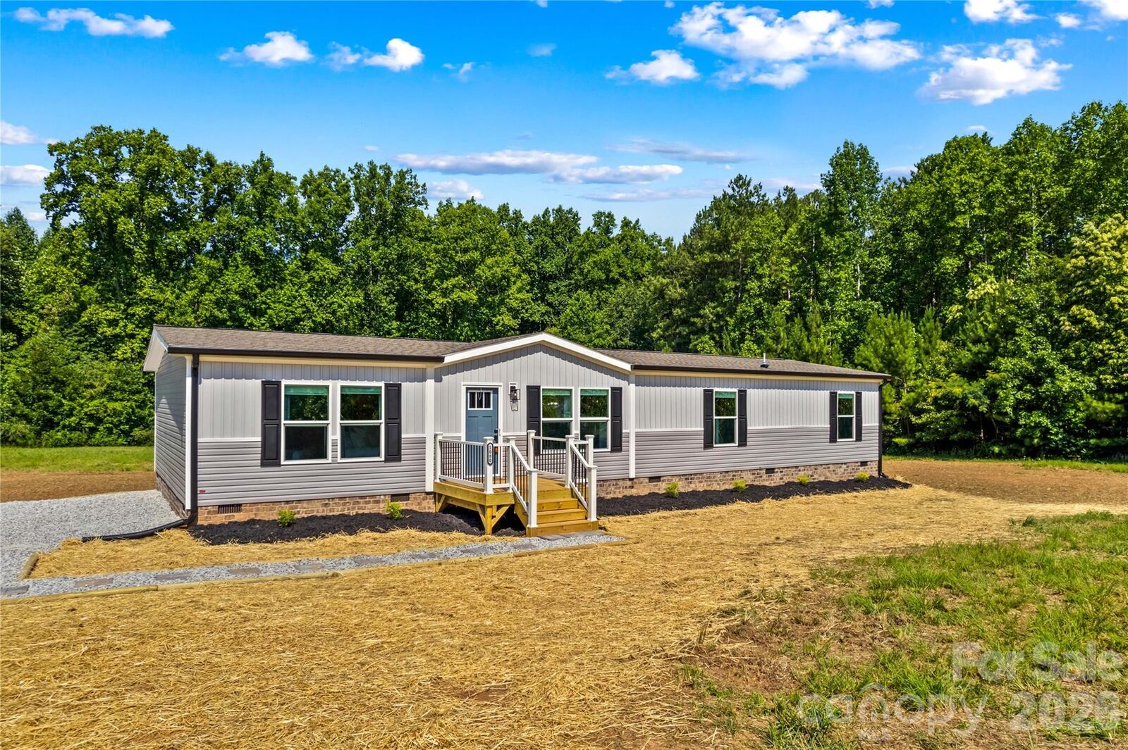 Property Photo:  1080 E Memorial Highway  NC 28634 