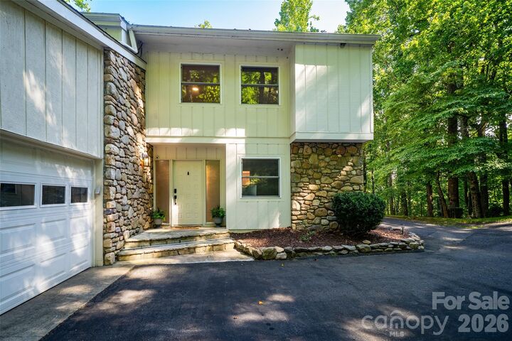 Property Photo: 27 Walnut Drive NC 28759