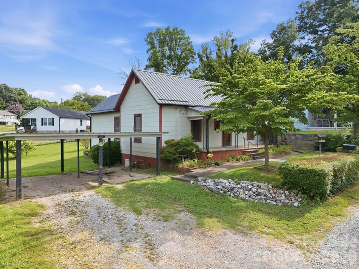 Property Photo:  209 Virginia Avenue  NC 28752 