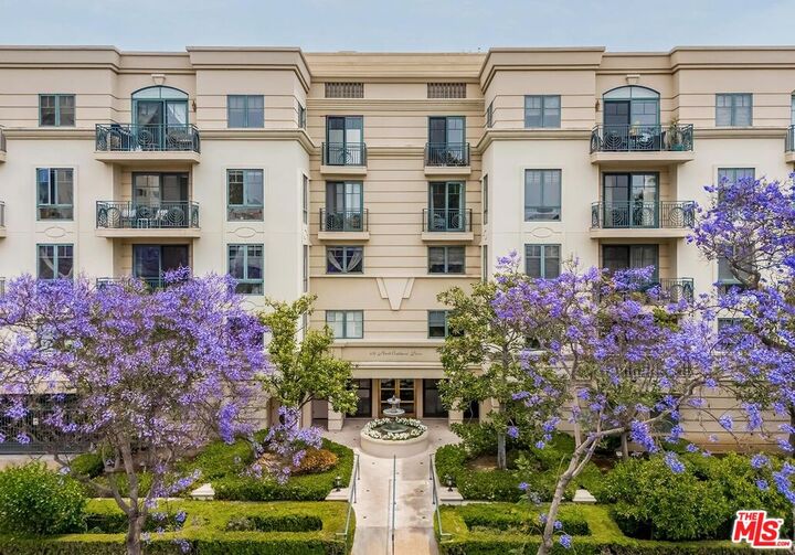 Property Photo: 430 N Oakhurst Dr CA 90210