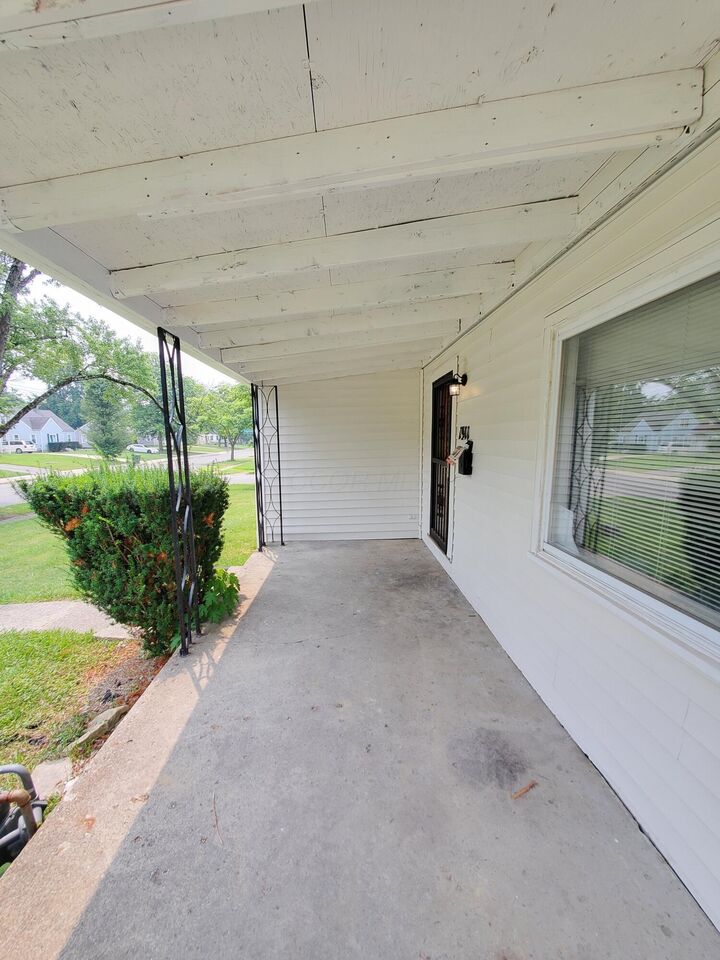 Property Photo:  1911 Brentnell Avenue  OH 43219 