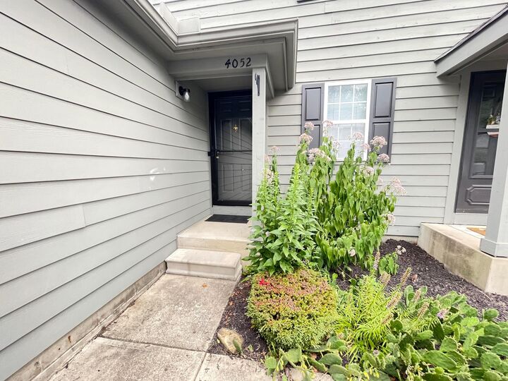 Property Photo:  4052 Meadowick Drive  OH 43230 