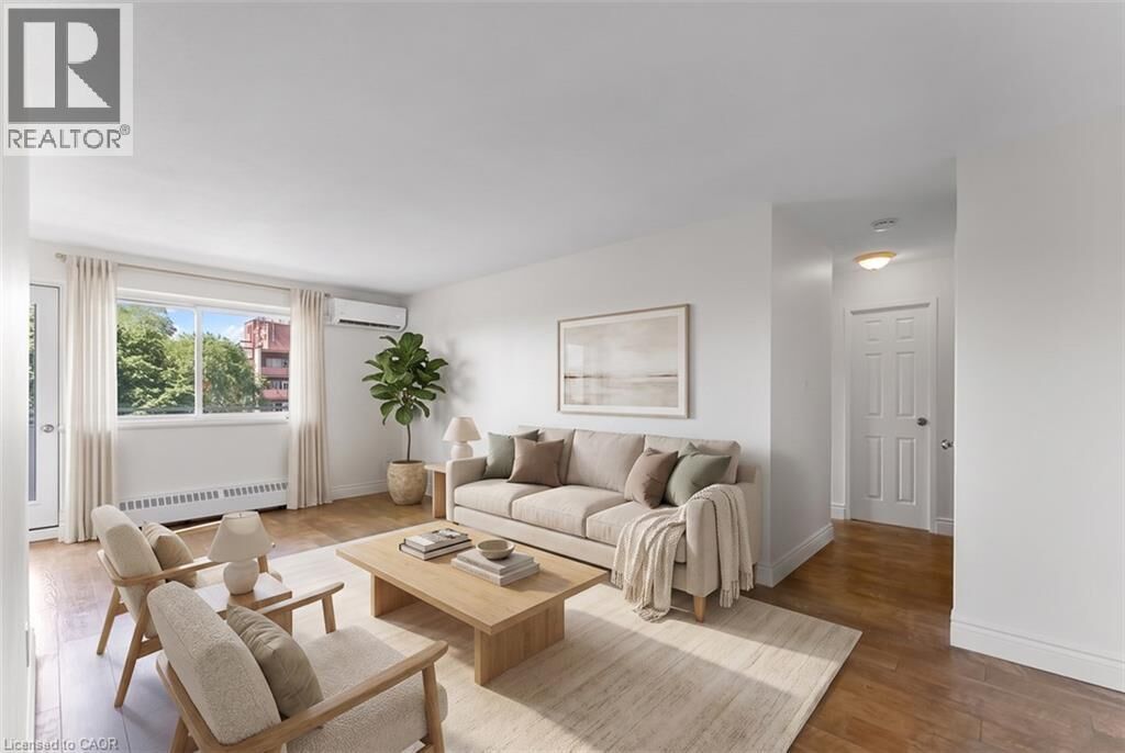 Property Photo:  2485 Woking Crescent 403  ON L5K 1Z6 