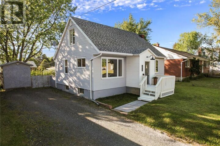 Property Photo:  232 Sixth Avenue  ON P3Y 1M4 