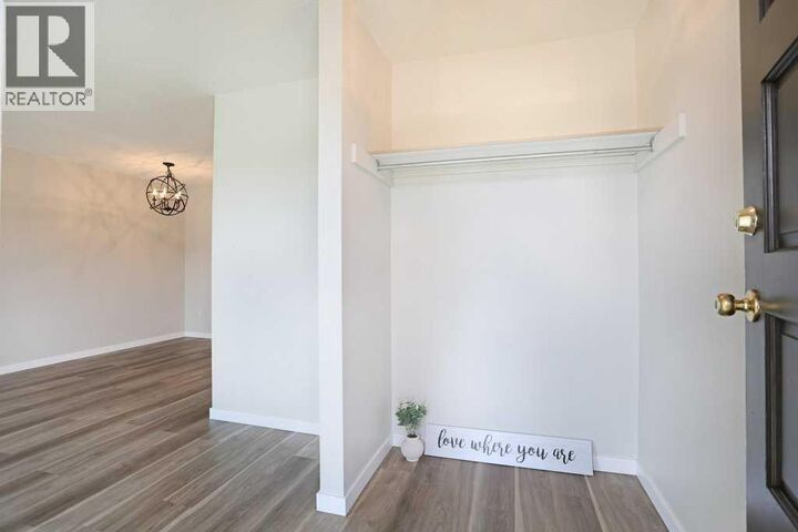 Property Photo: 527 4 Avenue East AB T1R 0G7