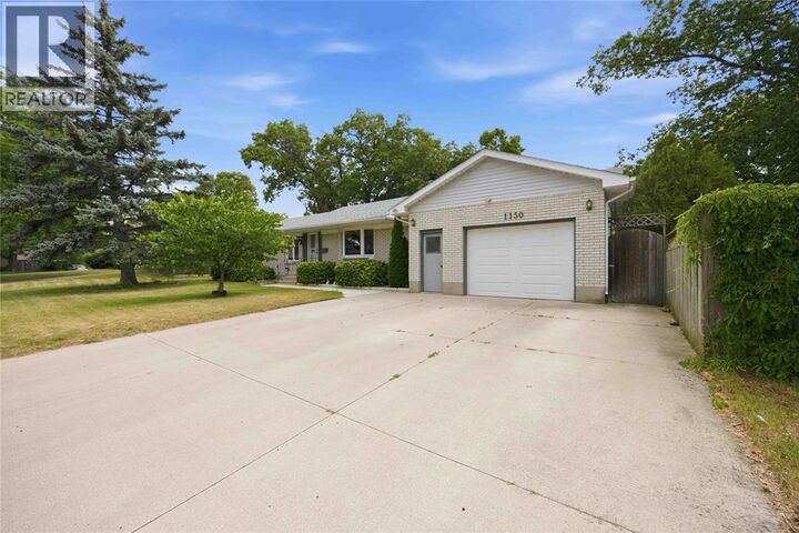 Property Photo: 1150 Thomas Drive ON N7V 3W2