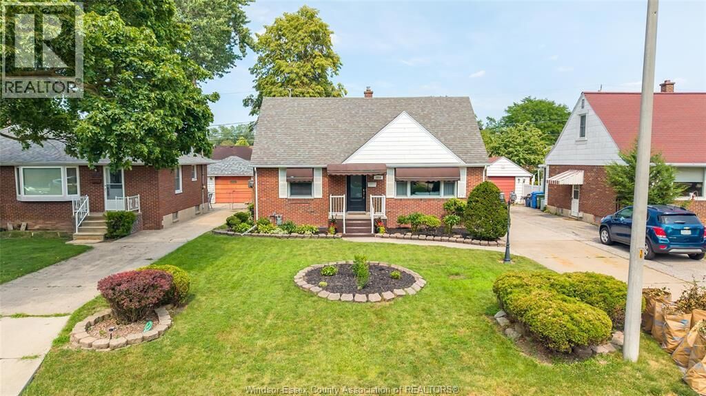 Property Photo:  1030 Isabelle Place  ON N8S 3B2 