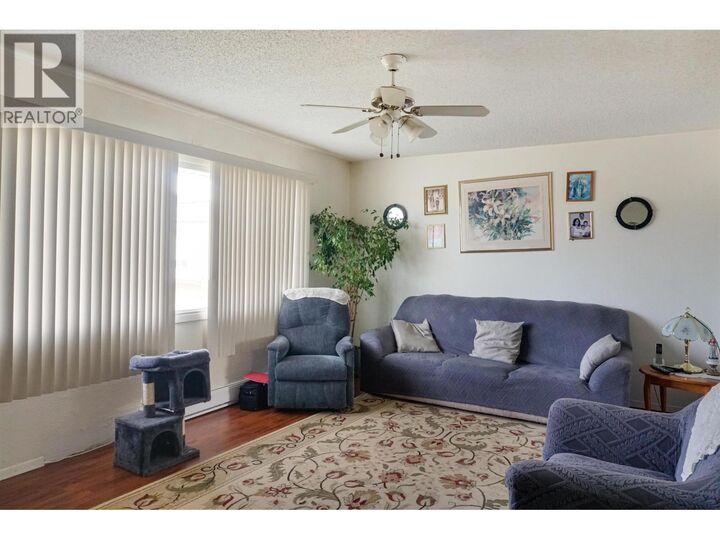 Property Photo: 5 Grebe Street BC V8C 1P2