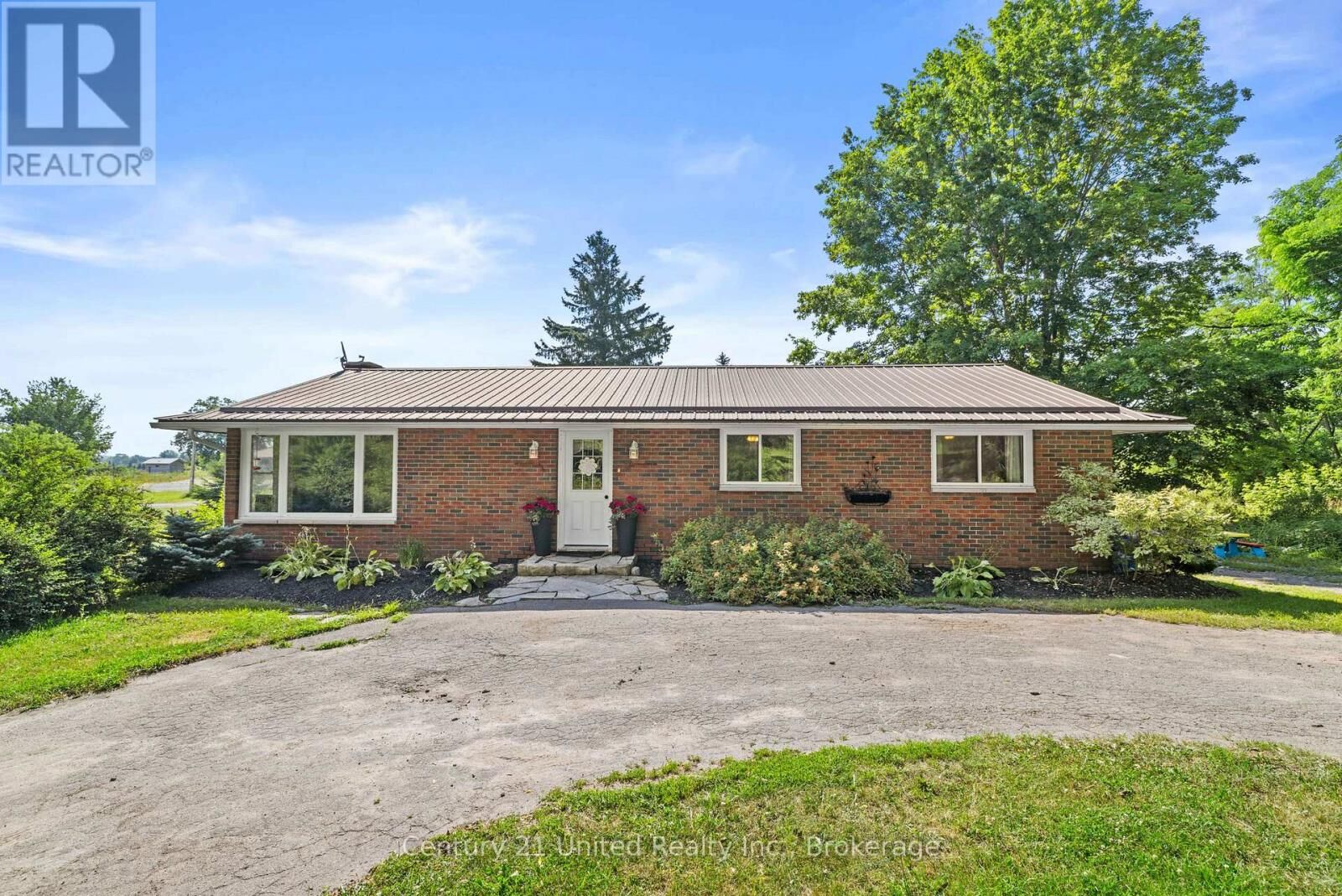 Property Photo: 200 Front Street West ON K0L 1Y0