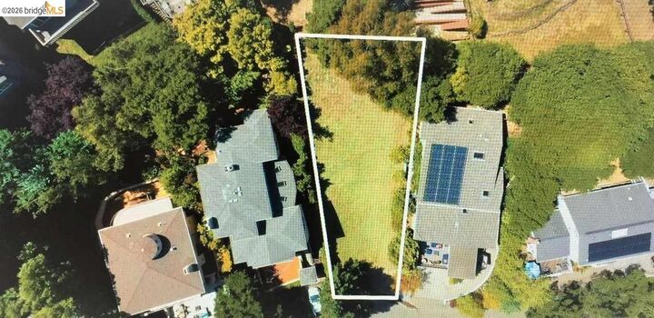 Property Photo: 6951 Charing Cross Rd CA 94705