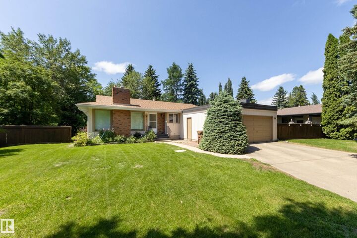 Property Photo: 84 Larose Drive AB T8N 2T2