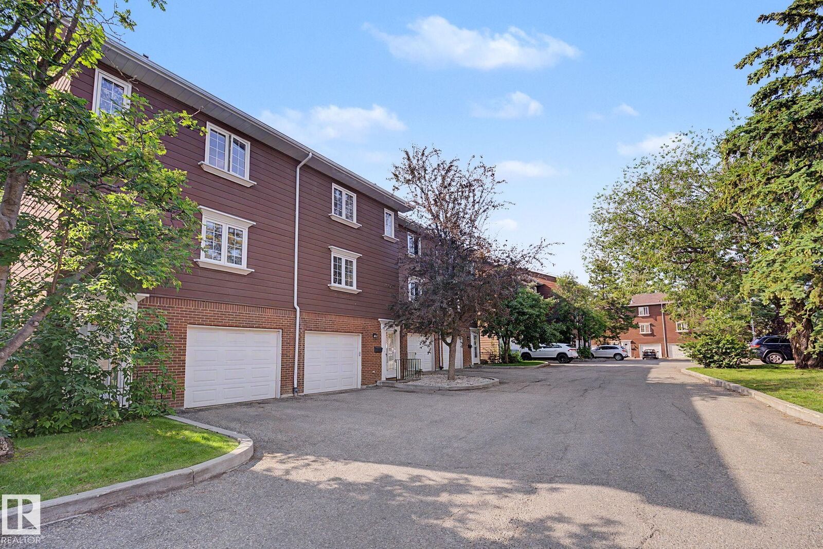 Property Photo: 17084 67 Avenue NW AB T5T 1Y8