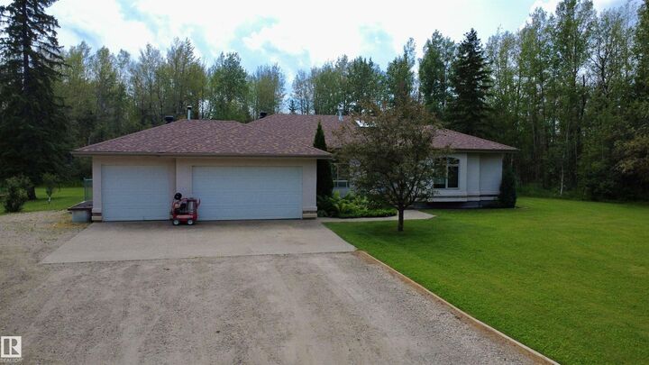 Property Photo: 49427 RR 81 AB T7A 2A3