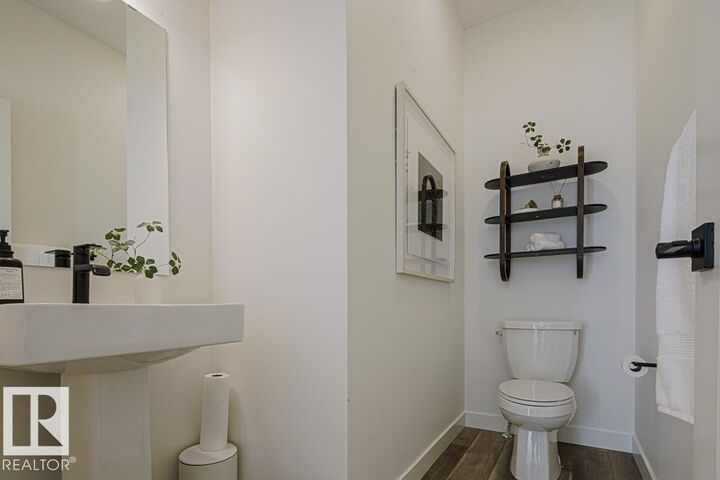Property Photo: 927 17 Avenue NW AB T6T 2X2