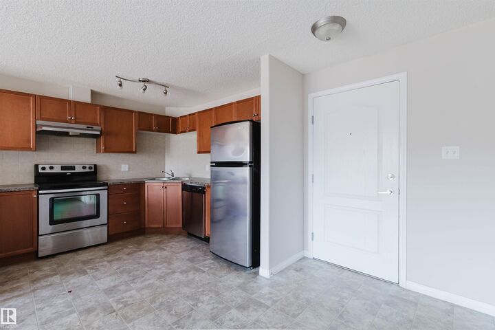Property Photo: 7327 South Terwillegar Drive NW 7306 AB T6R 0L8
