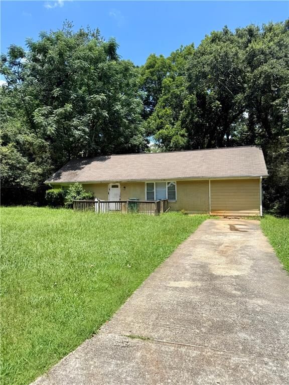 Property Photo: 4244 Canby Lane GA 30035
