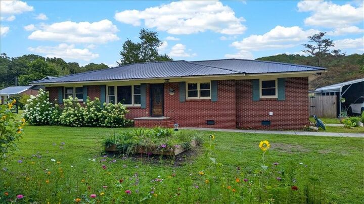 Property Photo: 202 Peachtree Street GA 30139