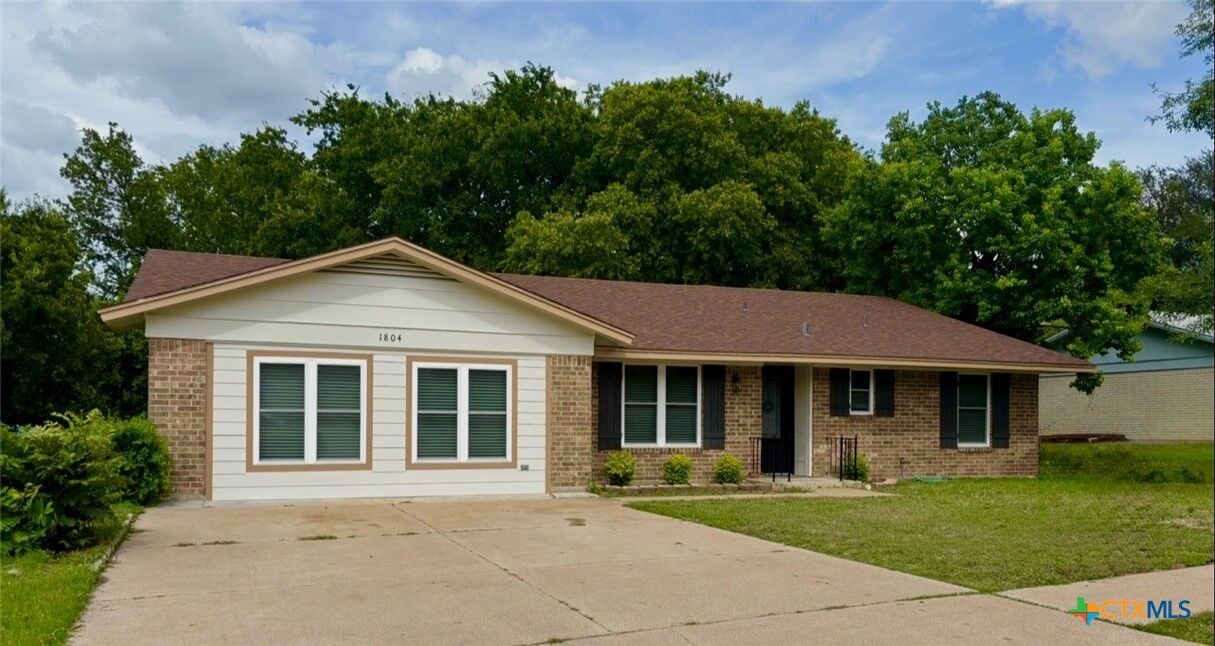 Property Photo:  1804 Wilshire Drive  TX 76543 