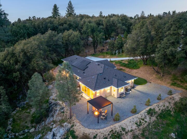 Property Photo: 38614 Bon Veu Circle CA 93644