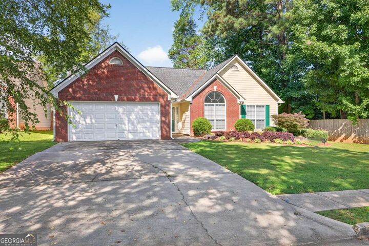 Property Photo: 490 Sunnyside Drive GA 30044