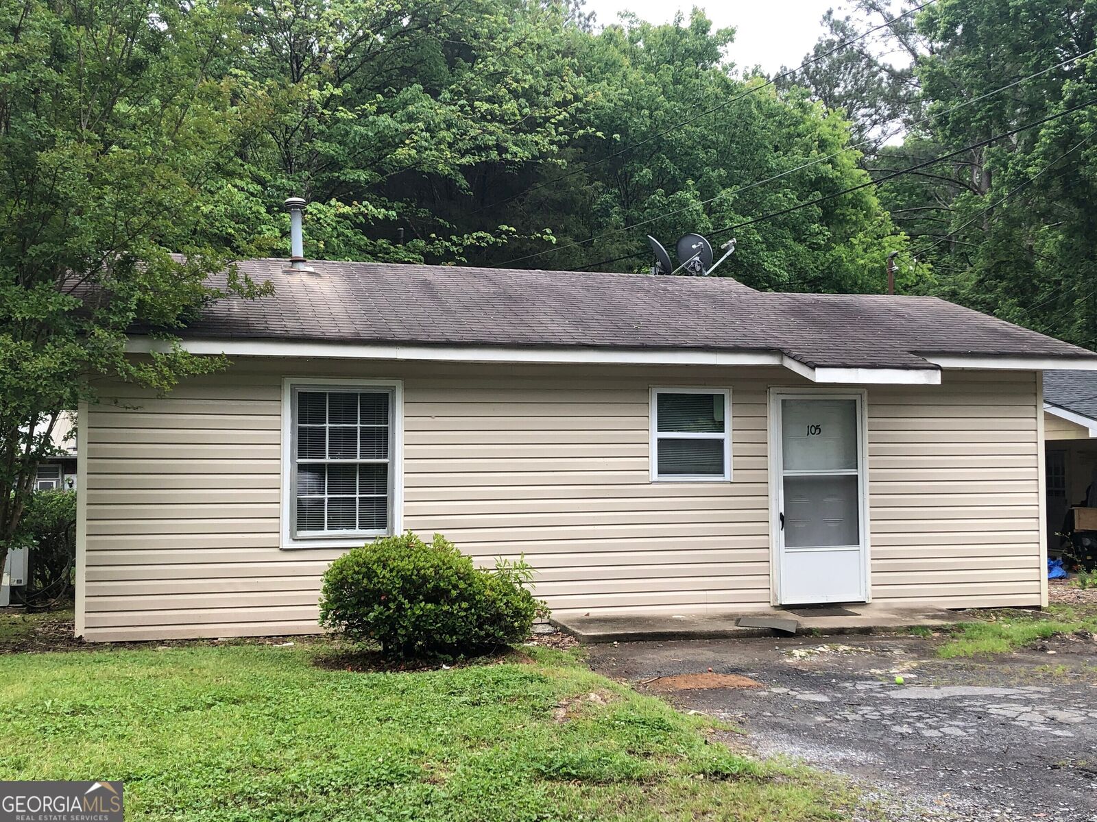 Property Photo:  105 Asbury Drive NW  GA 30165 