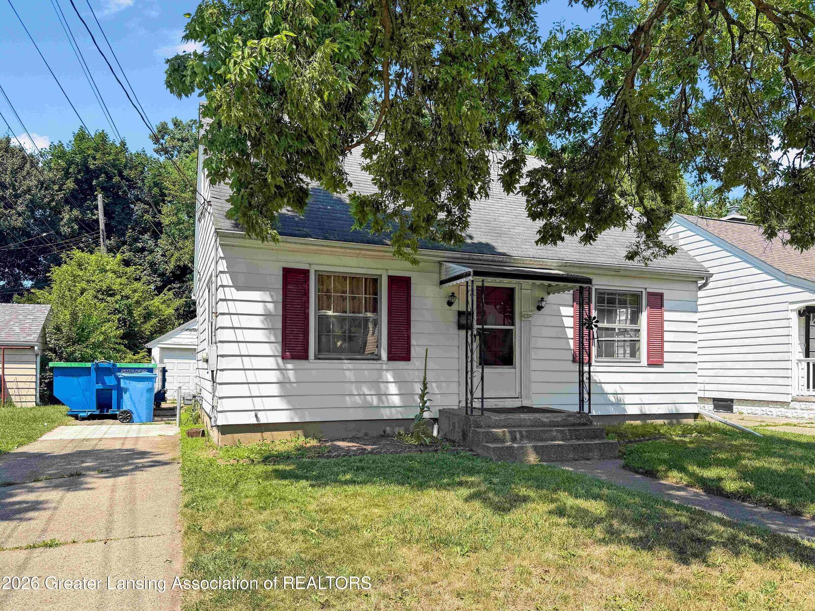 Property Photo:  637 Pacific Avenue  MI 48910 
