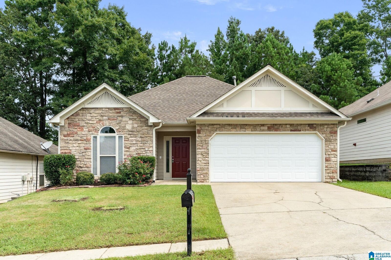 Property Photo:  333 Fox Run Lane  AL 35125 