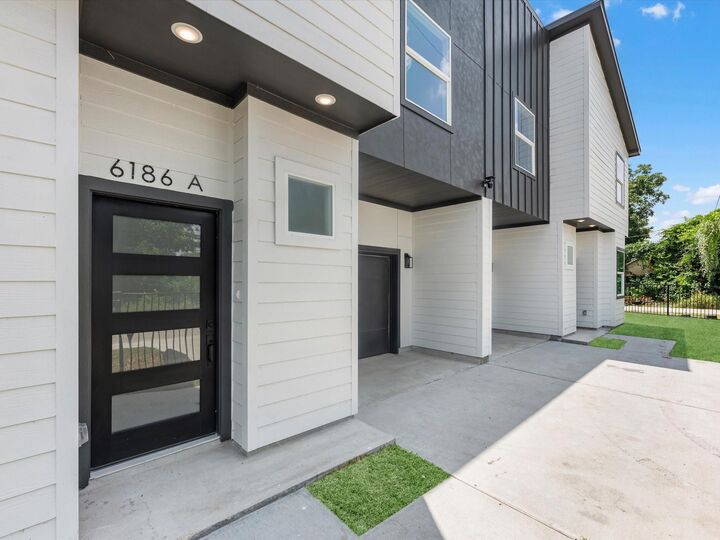 Property Photo:  6186 Eastland Street A/B  TX 77028 