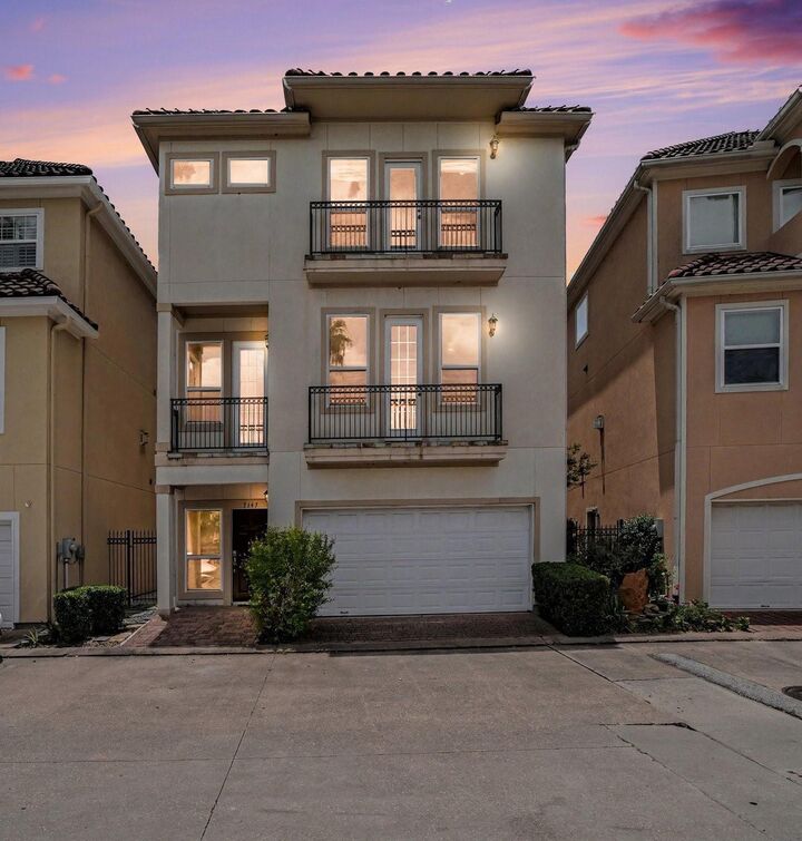 Property Photo: 7147 Windwater Lagoon TX 77036