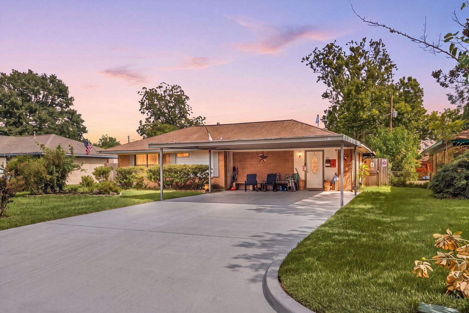 Property Photo: 207 Chandler Drive TX 77521