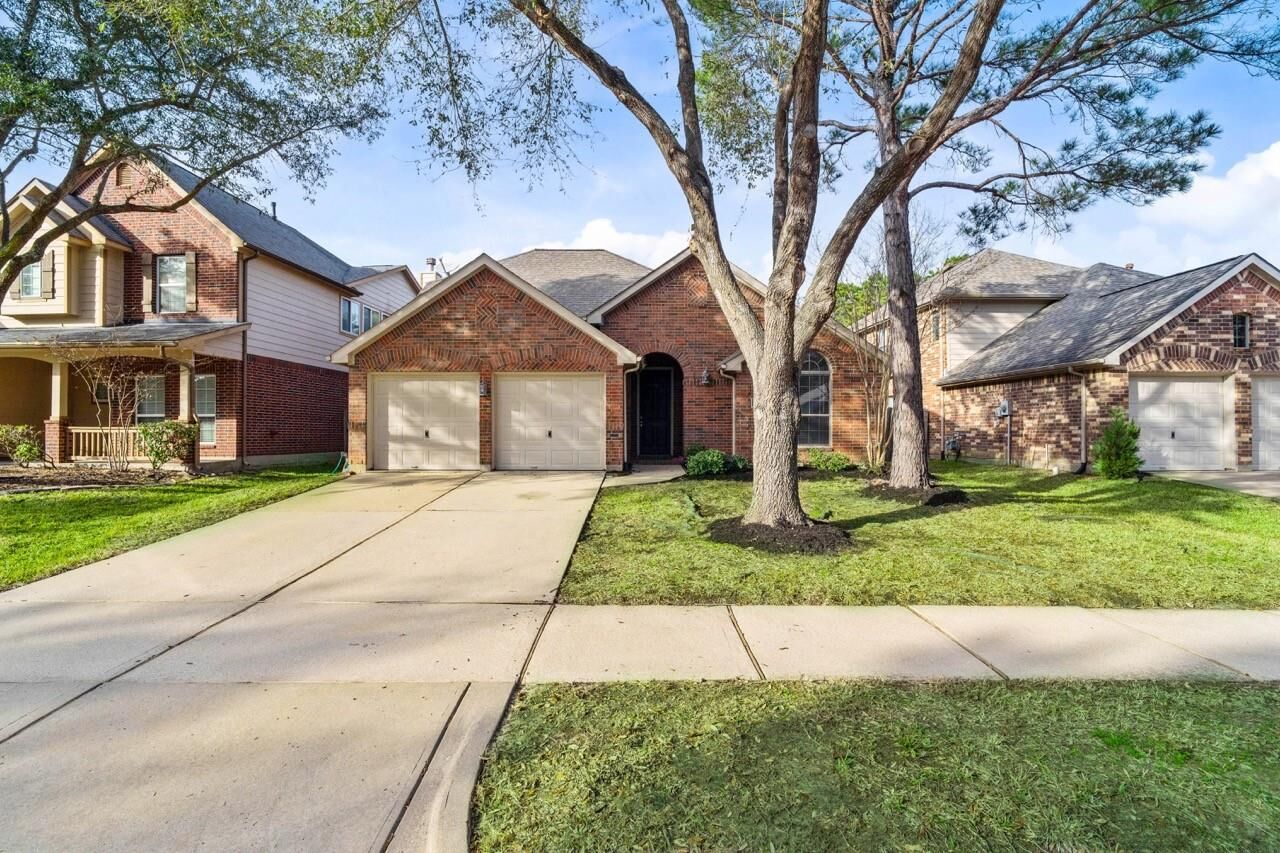 Property Photo: 4327 Wellington Grove Lane TX 77494