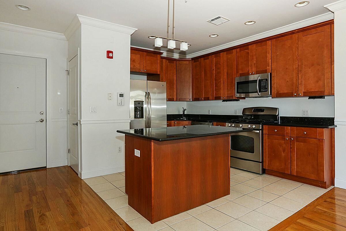 Property Photo: 85 Maple St 2M NJ 07086