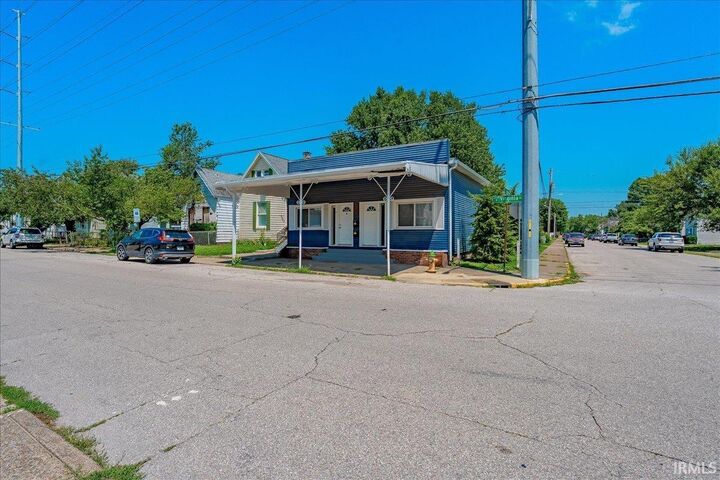 Property Photo:  2601 W Virginia Street  IN 47712 