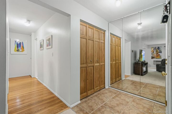 Property Photo:  10 Oakwood Terrace 107  NY 12553 