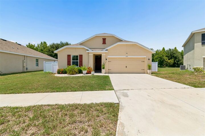 Property Photo: 11910 Little Violet Circle FL 33578