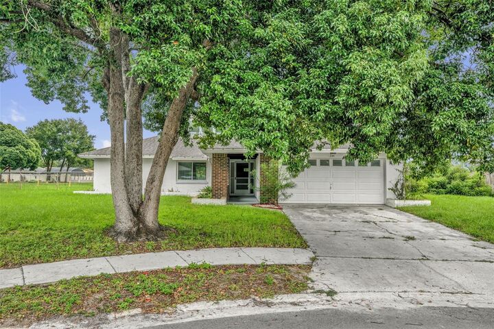 Property Photo: 140 Fairway Ten Drive FL 32707