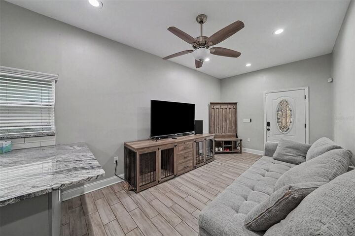 Property Photo: 2341 W Chestnut Street FL 33607