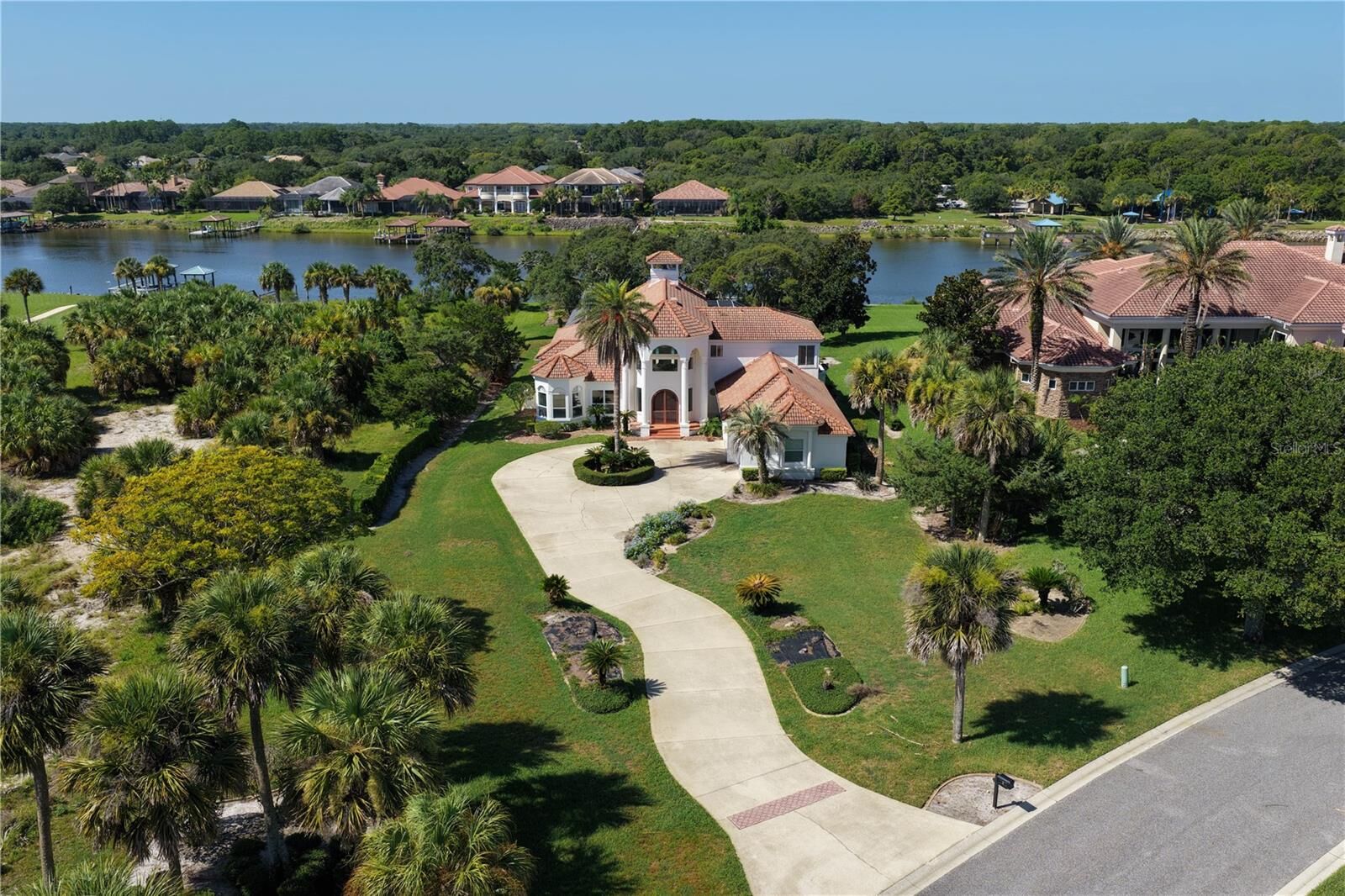 Property Photo: 1 Capri Court FL 32137