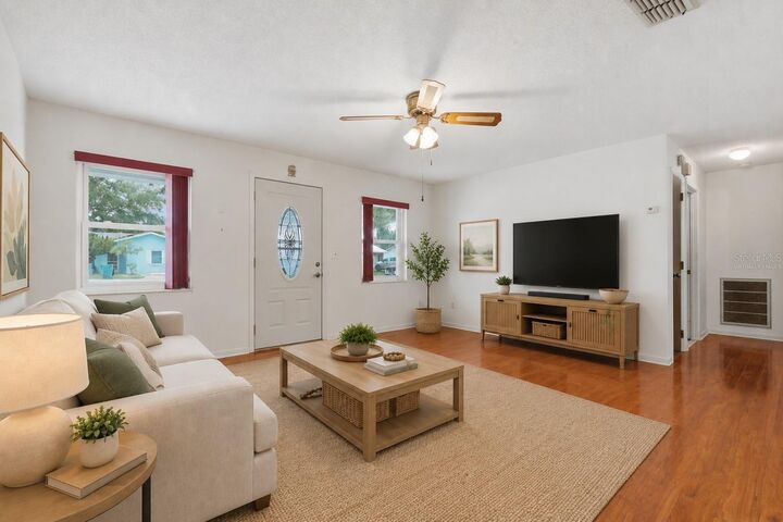 Property Photo: 6130 17th Street FL 33542