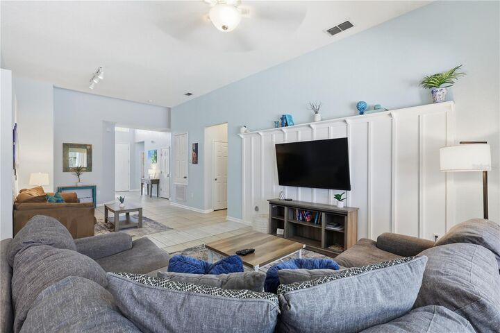 Property Photo: 2689 Manesty Lane FL 34747